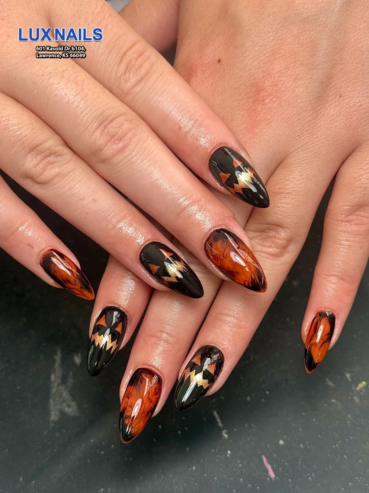  LUX NAILS